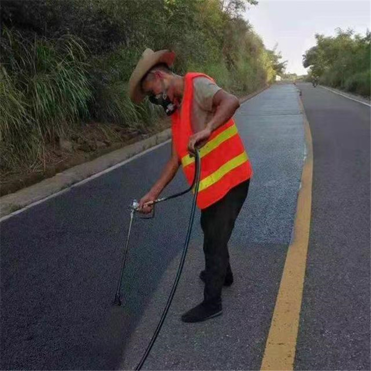 贵州 彩色防滑路面的底涂是保障路面附着力