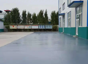 贵州彩色路面喷涂翻新的材料对冬季